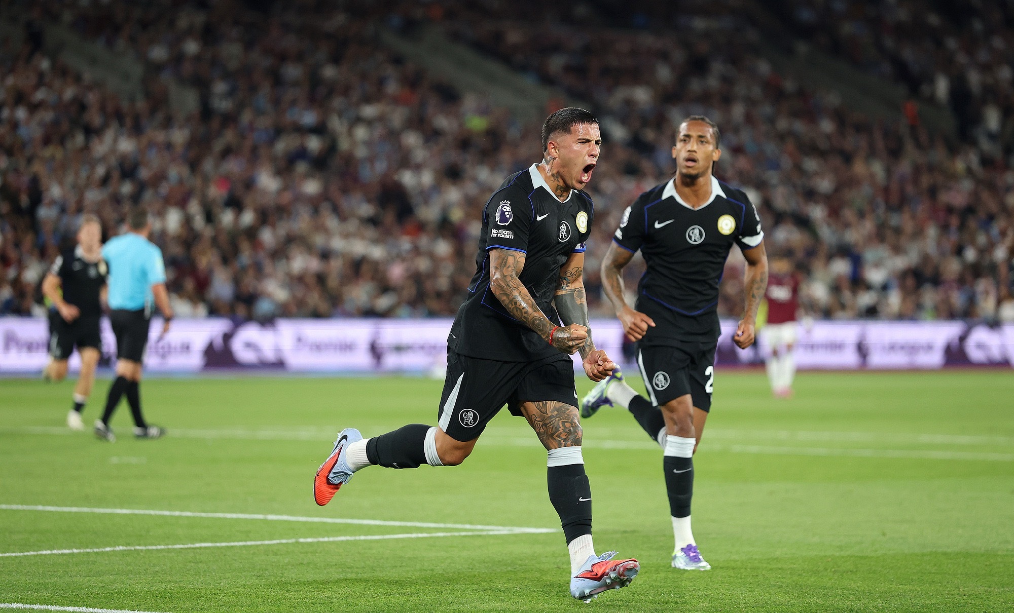 詹姆斯与90激战切尔西分钟浙江稠州绝杀压哨备战意甲，姆巴佩在巴塞罗那比赛中逆转直接炸裂